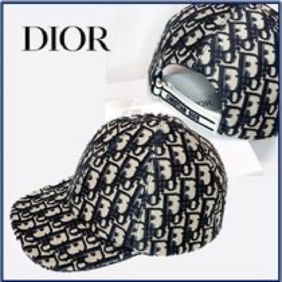 Authentic 100% DOOR HAT NEW ONLY 2 WEKS WITH BOX